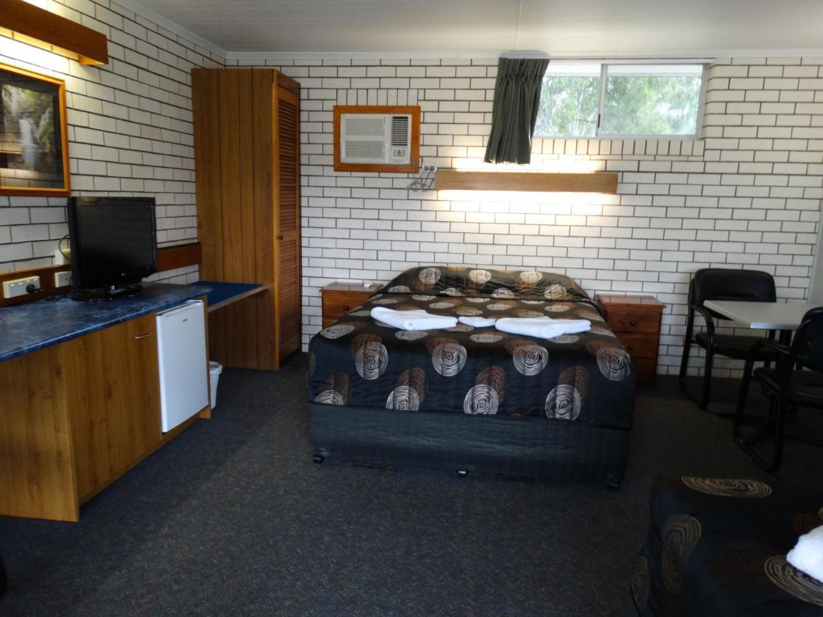 Gayndah A Motel エクステリア 写真
